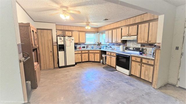 15421 S Hickory Lane, Noble, OK 73068