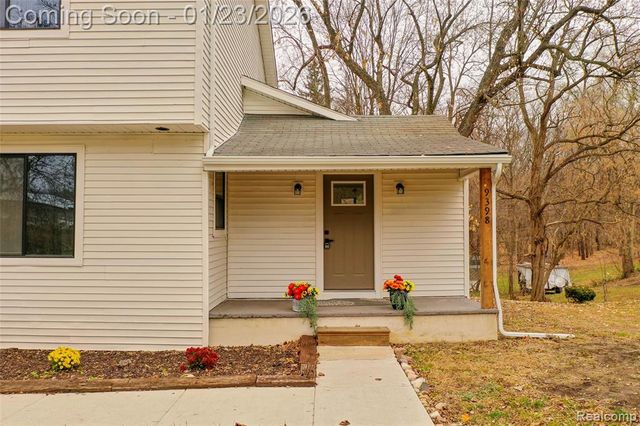 9398 Ortonville Road, Clarkston, MI 48348