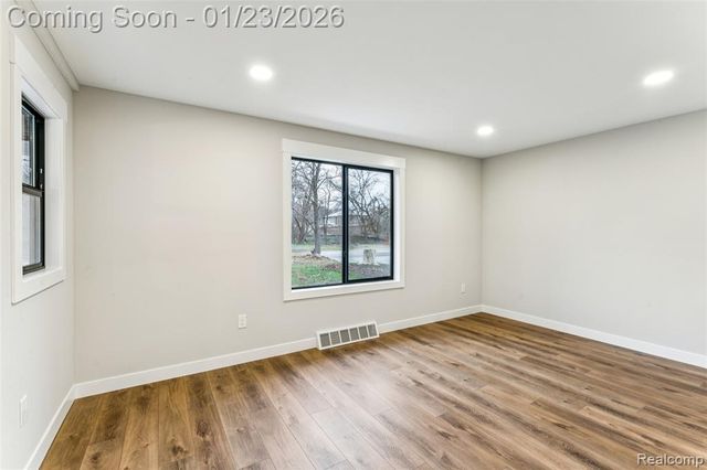 9398 Ortonville Road, Clarkston, MI 48348