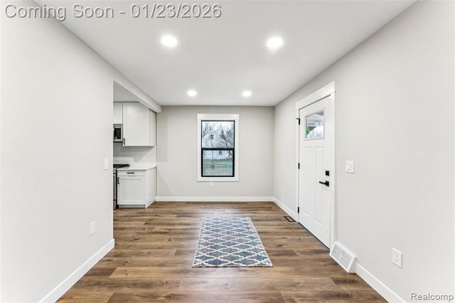 9398 Ortonville Road, Clarkston, MI 48348