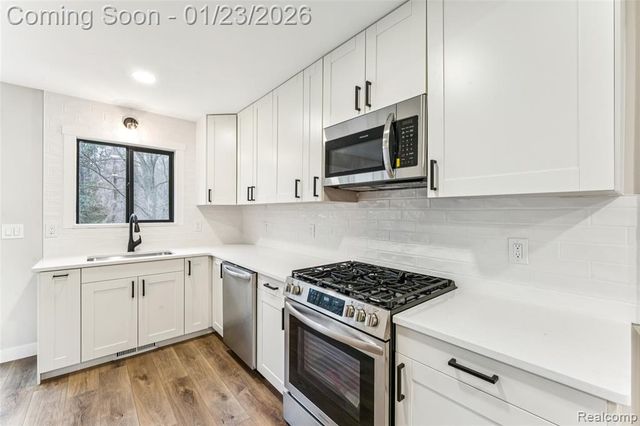 9398 Ortonville Road, Clarkston, MI 48348