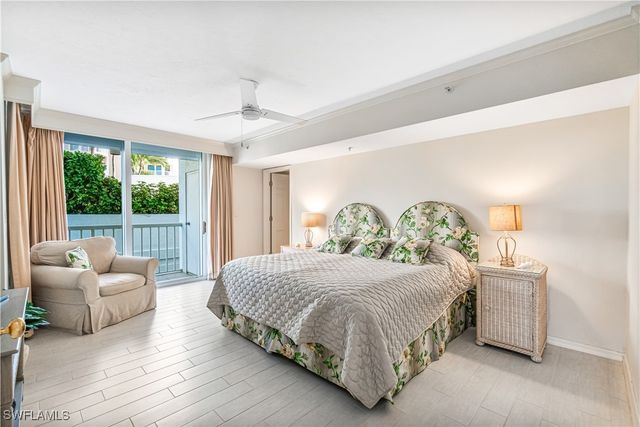 20 Seagate DR 103, Naples, FL 34103