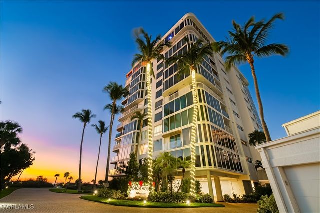 20 Seagate DR 103, Naples, FL 34103