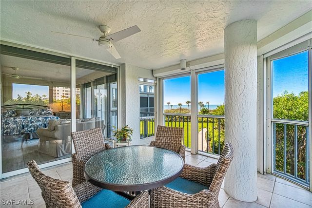 20 Seagate DR 103, Naples, FL 34103