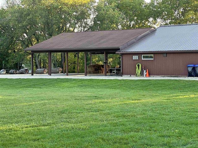 414 Skyline Drive, Edgerton, WI 53534