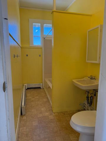 9 depot Street, Newport, NH 03773