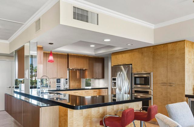 899 Island Drive 402, Rancho Mirage, CA 92270