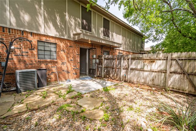 305 Cambridge Drive 311, Saginaw, TX 76179