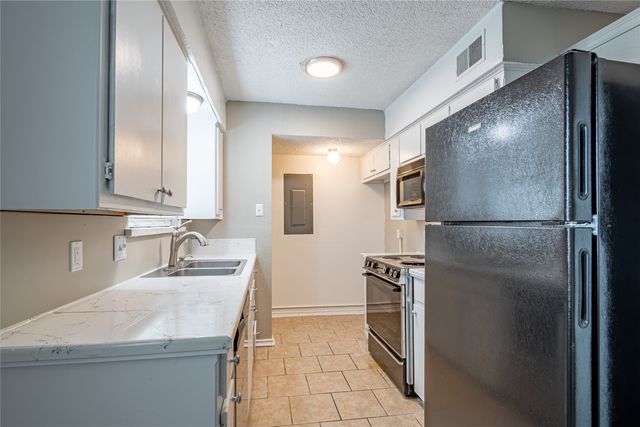 305 Cambridge Drive 311, Saginaw, TX 76179