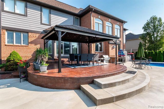 57629 Stonebriar Drive, Washington, MI 48094