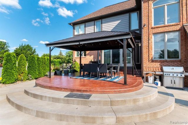 57629 Stonebriar Drive, Washington, MI 48094