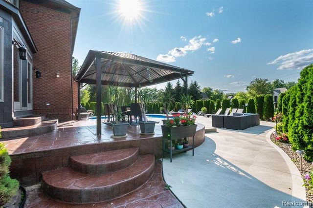 57629 Stonebriar Drive, Washington, MI 48094