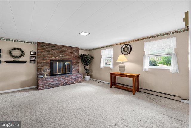 109 ROBERTS AVE, Quakertown, PA 18951