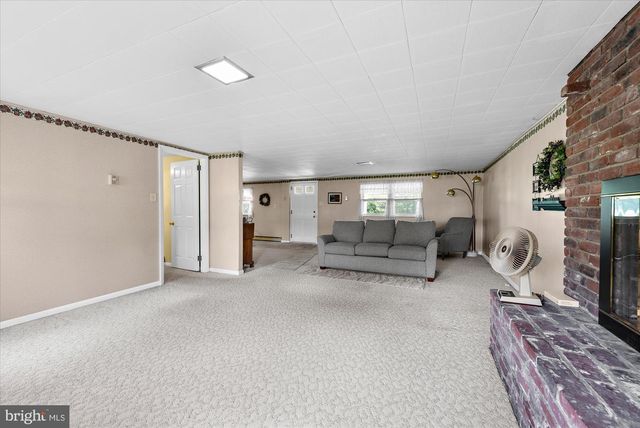 109 ROBERTS AVE, Quakertown, PA 18951