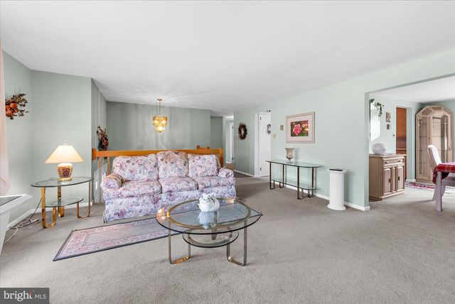 109 ROBERTS AVE, Quakertown, PA 18951