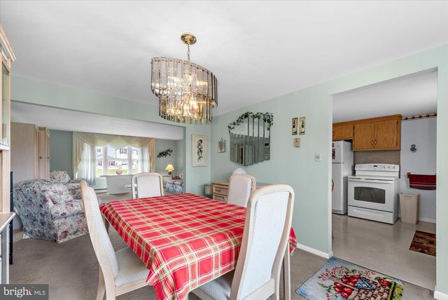 109 ROBERTS AVE, Quakertown, PA 18951