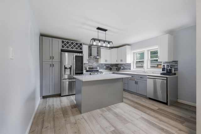 217 N Church Road, Bensenville, IL 60106