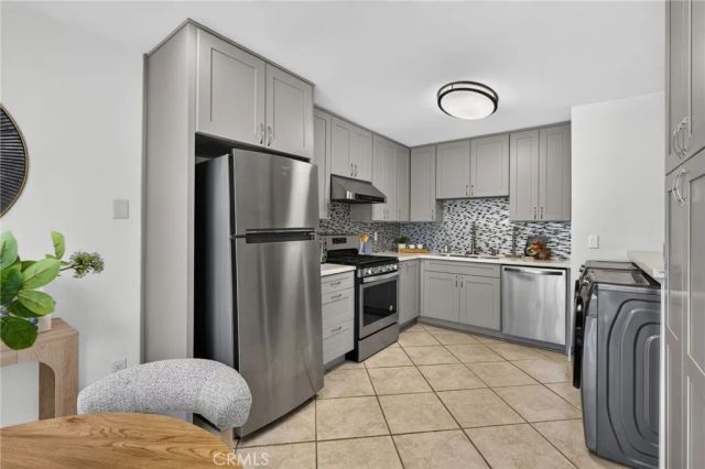 16516 Le Grande Lane, Huntington Beach, CA 92649