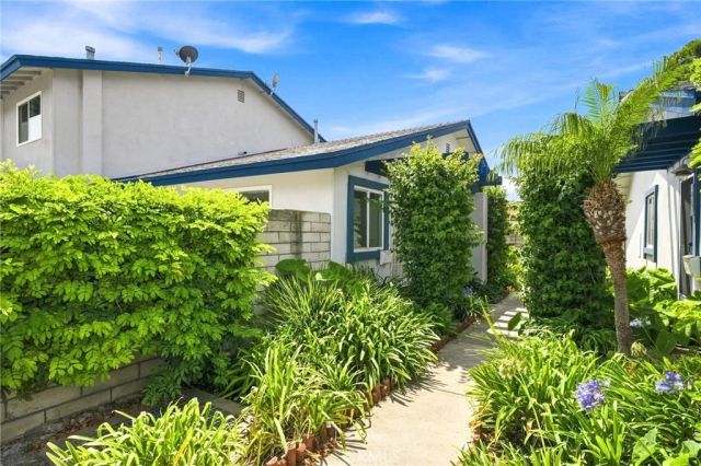16516 Le Grande Lane, Huntington Beach, CA 92649