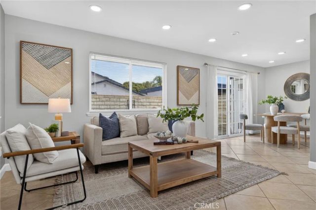16516 Le Grande Lane, Huntington Beach, CA 92649