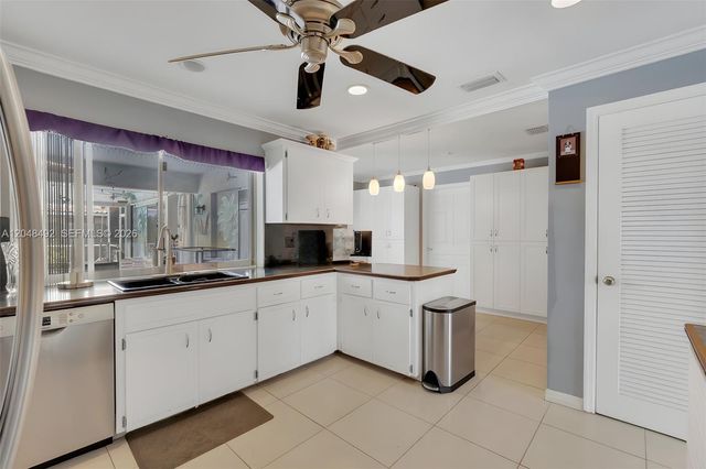 2480 NE 46th St, Lighthouse Point, FL 33064