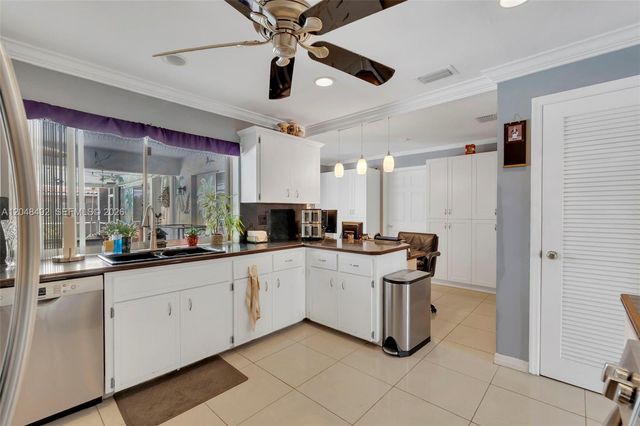 2480 NE 46th St, Lighthouse Point, FL 33064