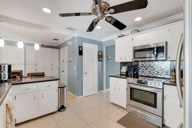 2480 NE 46th St, Lighthouse Point, FL 33064