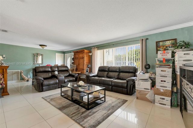 2480 NE 46th St, Lighthouse Point, FL 33064