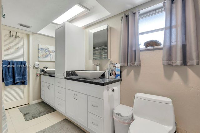 2480 NE 46th St, Lighthouse Point, FL 33064