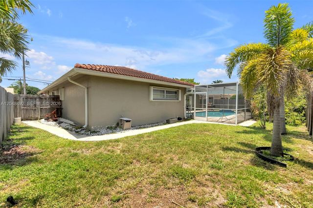 2480 NE 46th St, Lighthouse Point, FL 33064