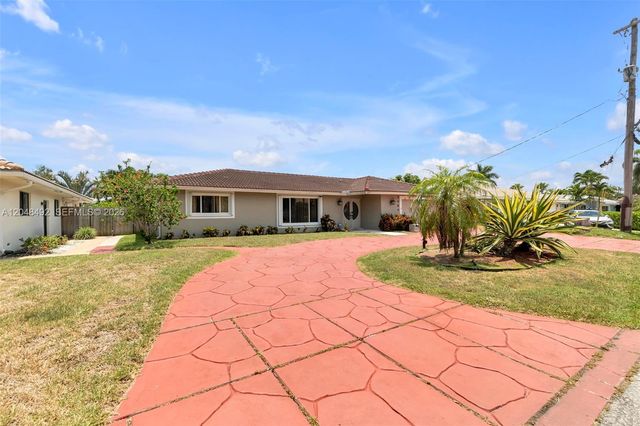 2480 NE 46th St, Lighthouse Point, FL 33064