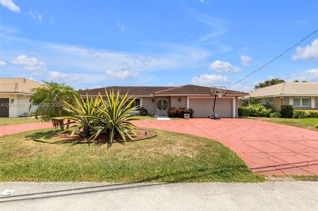 2480 NE 46th St, Lighthouse Point, FL 33064