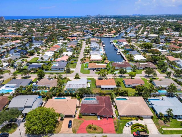 2480 NE 46th St, Lighthouse Point, FL 33064