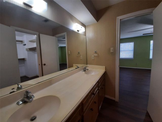 6405 Teal Run Drive, Houston, TX 77035