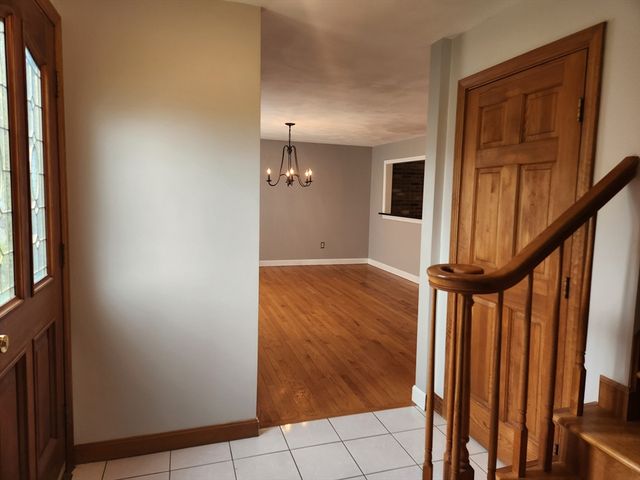 700 Locust St, Swansea, MA 02777