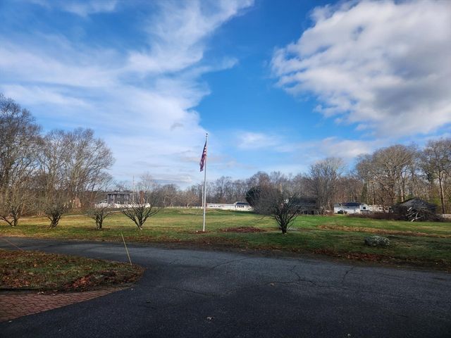 700 Locust St, Swansea, MA 02777