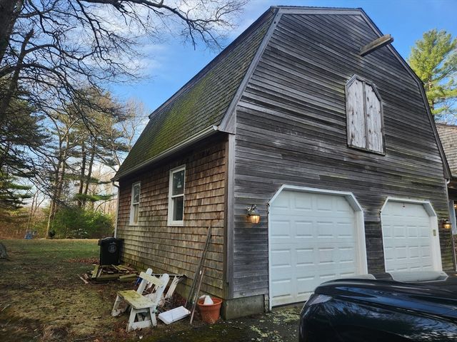 700 Locust St, Swansea, MA 02777