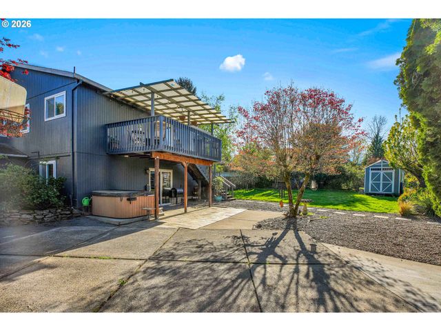 6331 Se CAVALIER Way, Milwaukie, OR 97267