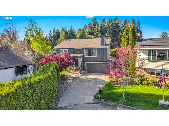6331 Se CAVALIER Way, Milwaukie, OR 97267