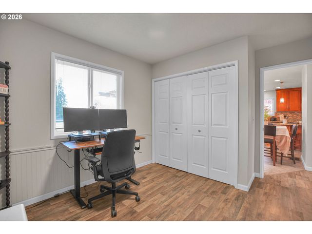 6331 Se CAVALIER Way, Milwaukie, OR 97267