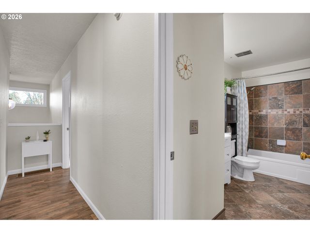 6331 Se CAVALIER Way, Milwaukie, OR 97267