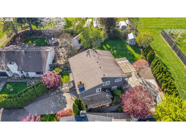 6331 Se CAVALIER Way, Milwaukie, OR 97267