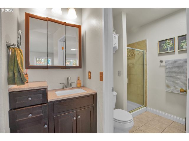 6331 Se CAVALIER Way, Milwaukie, OR 97267