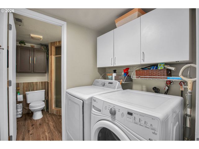 6331 Se CAVALIER Way, Milwaukie, OR 97267