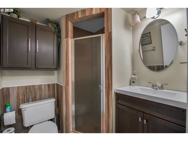 6331 Se CAVALIER Way, Milwaukie, OR 97267