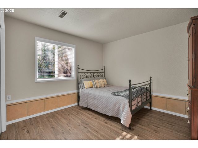 6331 Se CAVALIER Way, Milwaukie, OR 97267