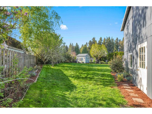 6331 Se CAVALIER Way, Milwaukie, OR 97267