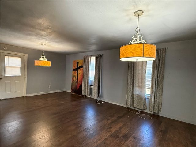 232 SW 2nd St, Premont, TX 78375