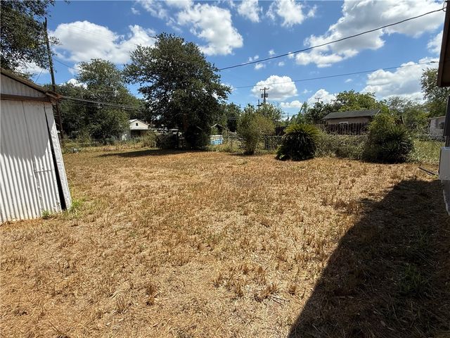 232 SW 2nd St, Premont, TX 78375