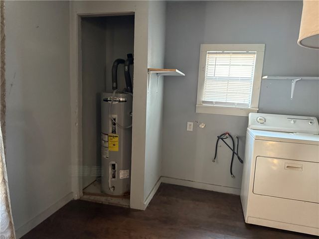 232 SW 2nd St, Premont, TX 78375